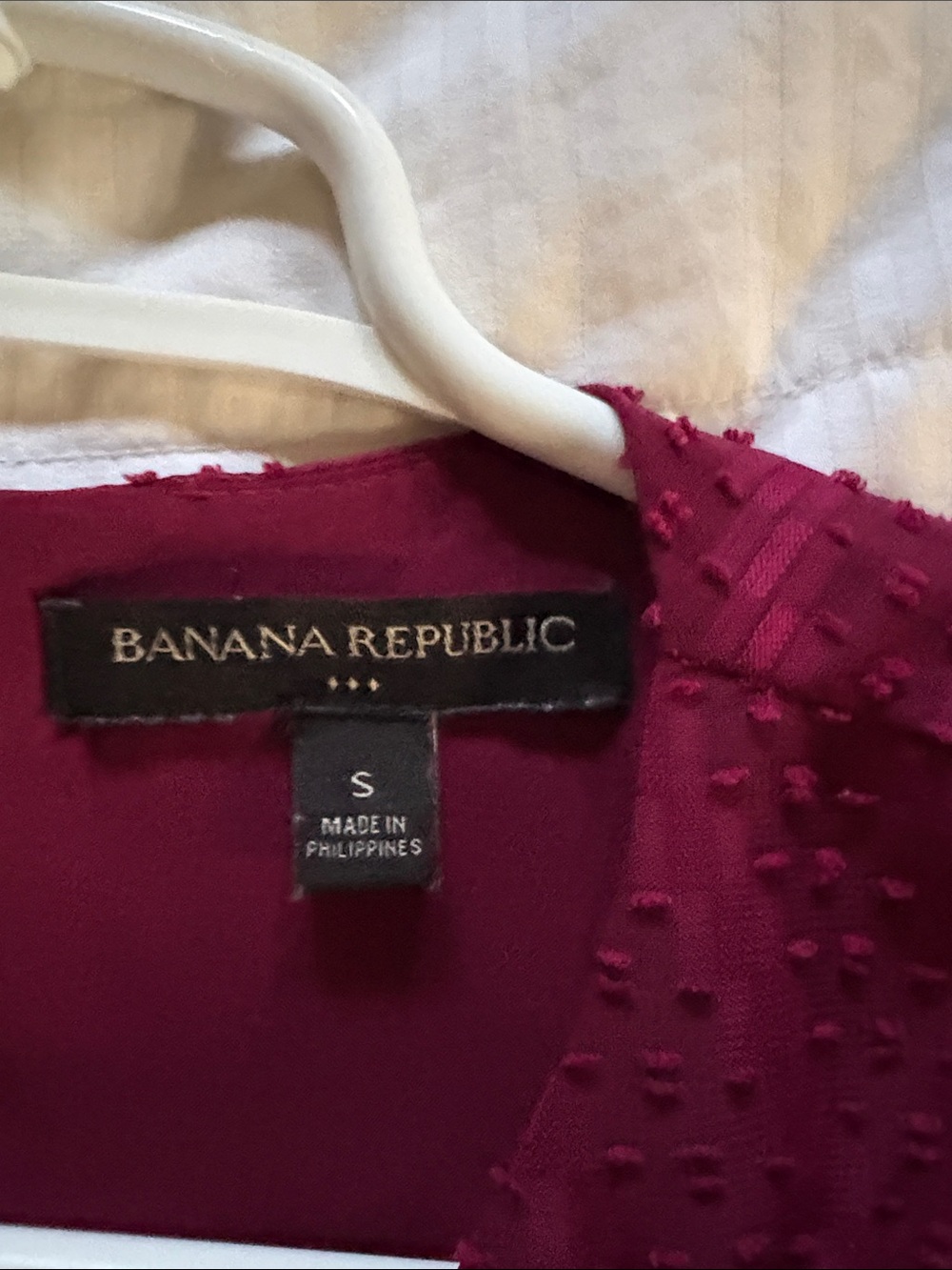 Banana Republic Red Textured Sleeveless Blouse size Small - Picture 3 of 7